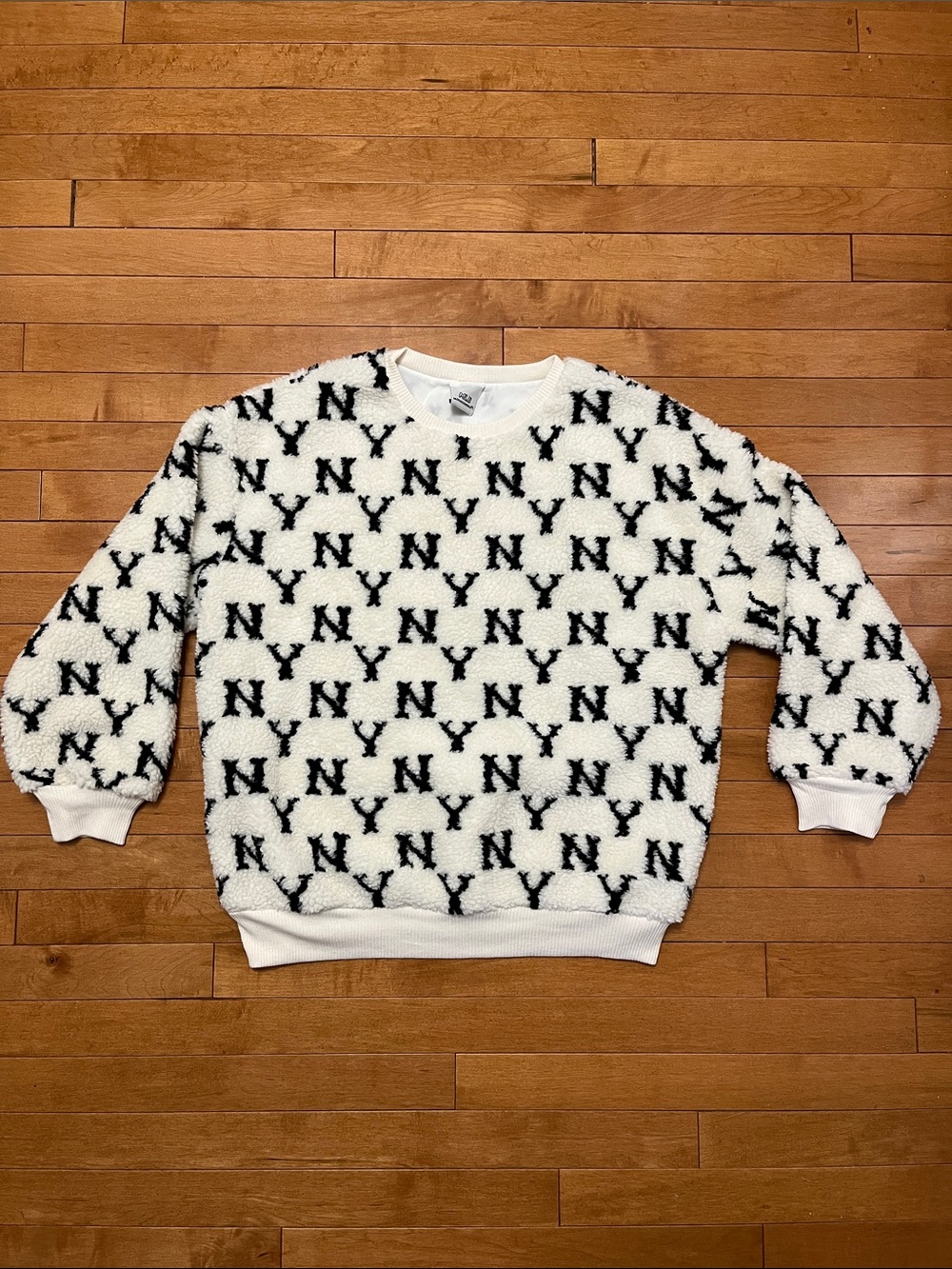 MLB White Sherpa Crewneck Sweater with Black NY Logo Pattern